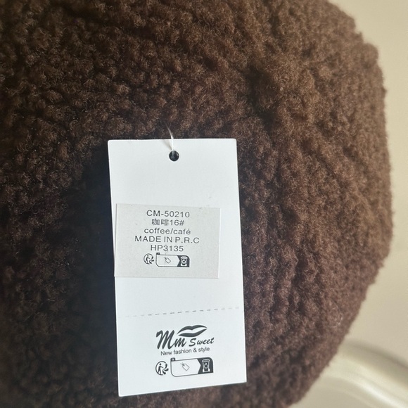 NWT Brown Shearling Cap with Red Heart - Picture 6 of 7